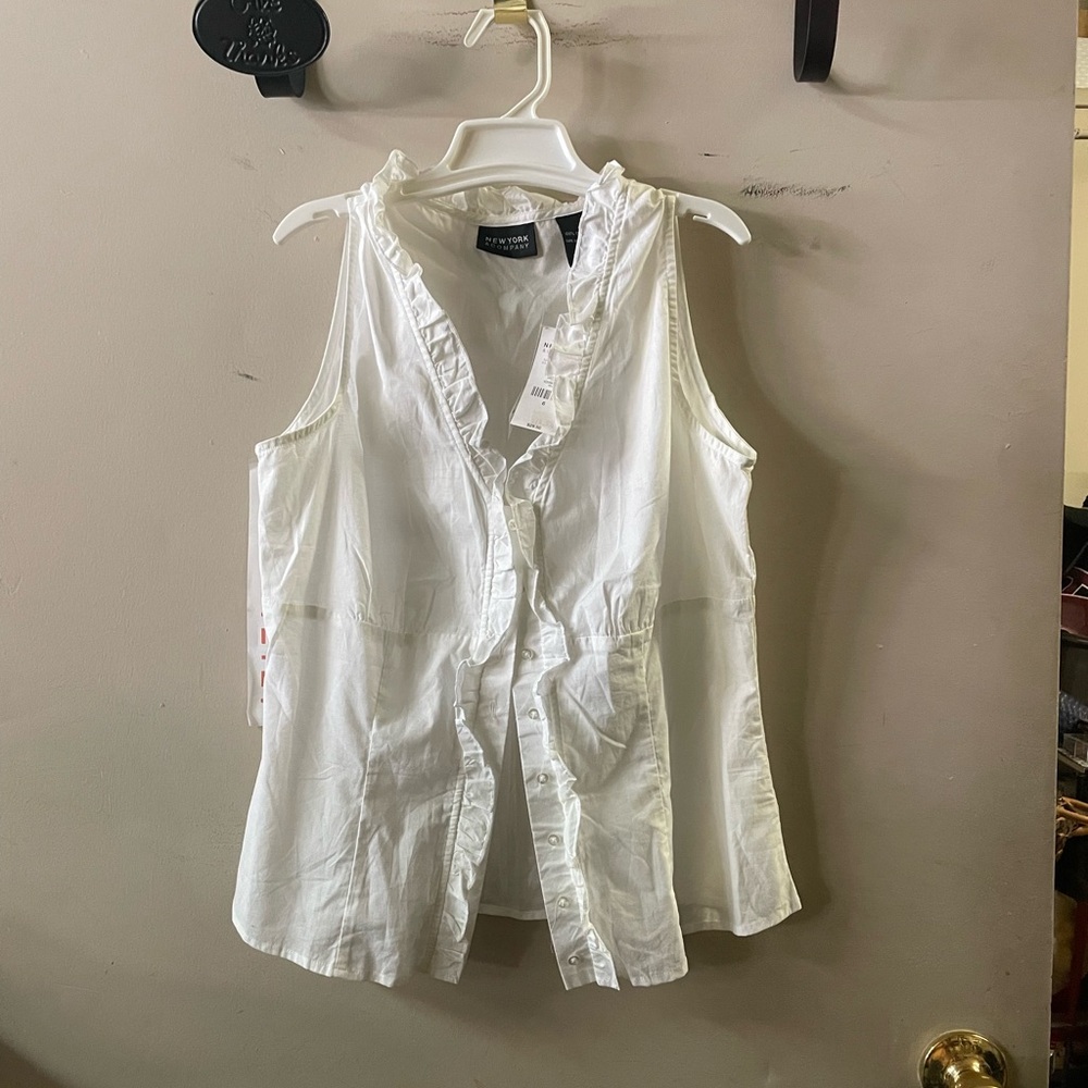 New York & Company sleeveless, button down cotton blouse